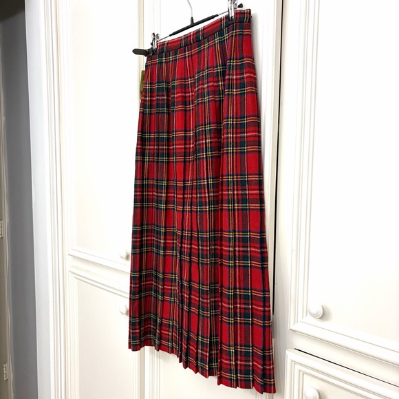 Brendella Wool Tartan Pleated Plaid McKilt Royal Stewart Red Skirt Size 10 NWT - Picture 13 of 14
